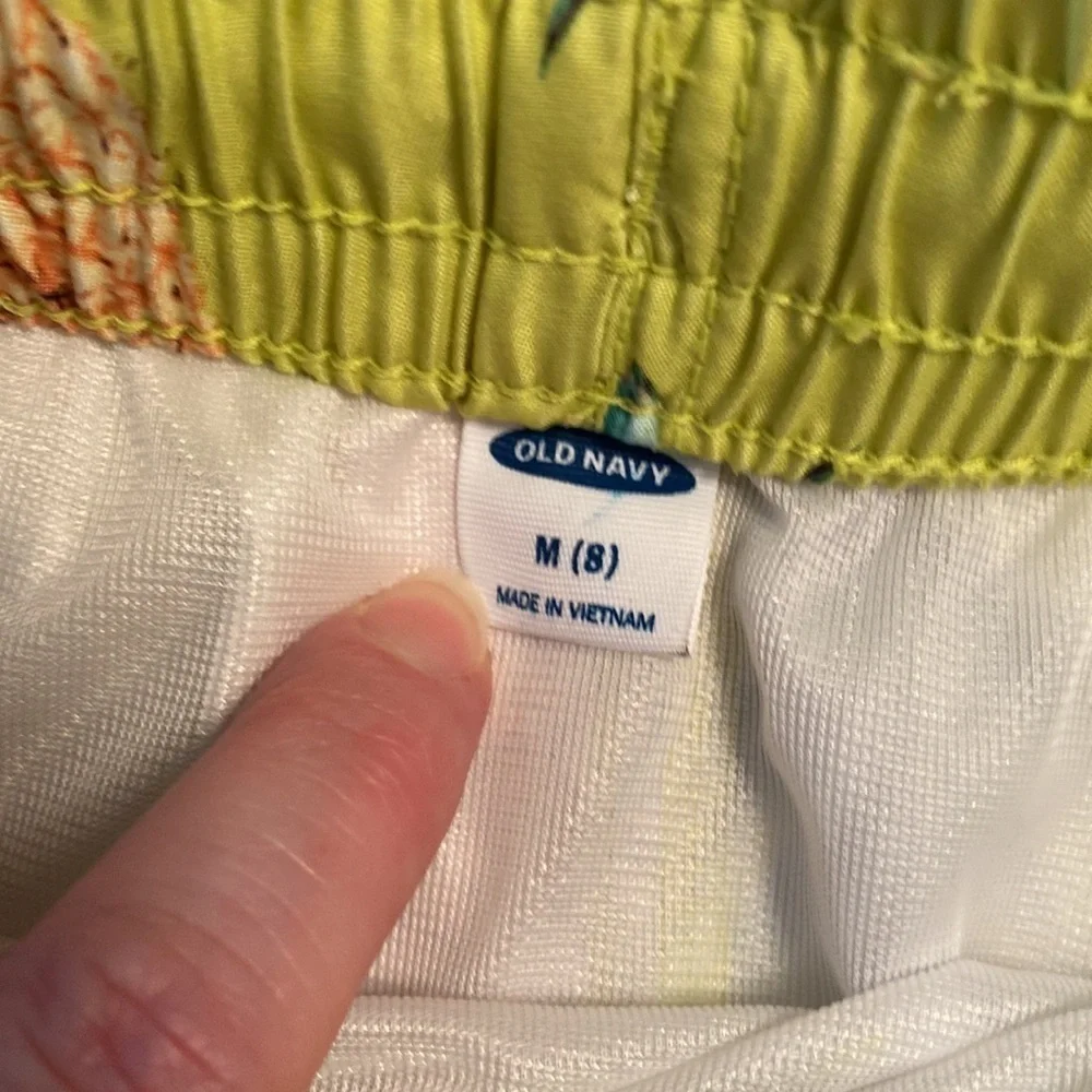 Old Navy swim trunks lined pineapple print elastic waist lined size medium